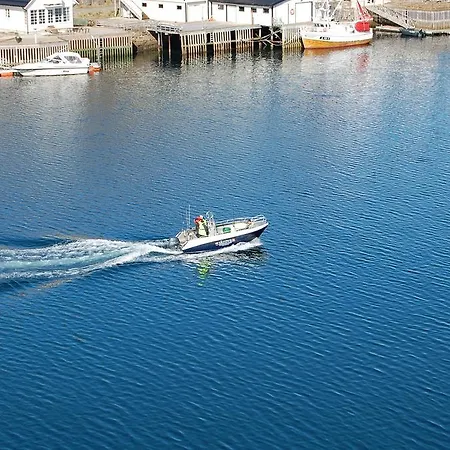 Skrova Lofoten Fishing Center Гостевой дом Свольвер