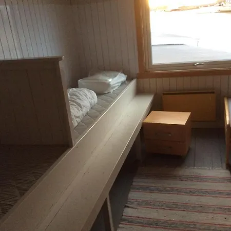 Skrova Lofoten Fishing Center Гостевой дом Свольвер